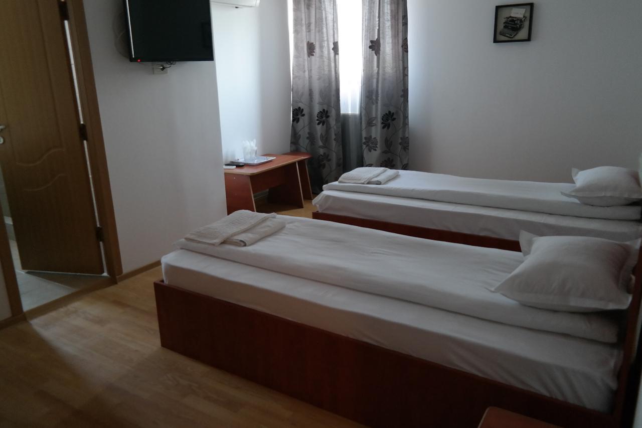 Motel Valentina Ion Roată Zewnętrze zdjęcie